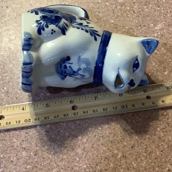 Delft Blue Cat Milk Jug Creamer with dark blue bow and markings NUMBERED - Picture 12 of 12
